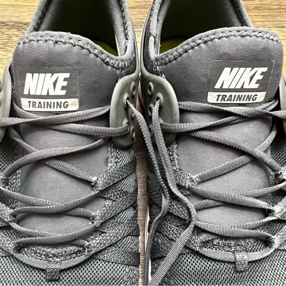 Nike Free TR7 Dark Gray and White Size Athletic Training Sneakers 7.5 - Picture 4 of 10